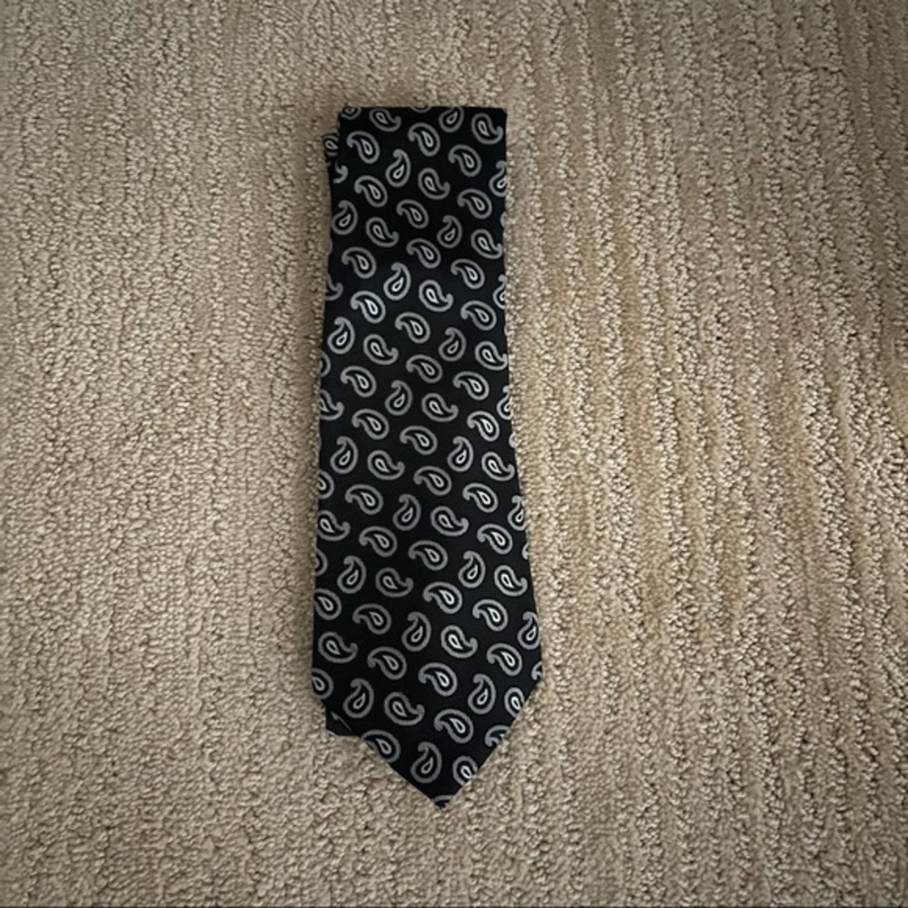 CLUB ROOM BY CHARTER CLUB SILK TIE